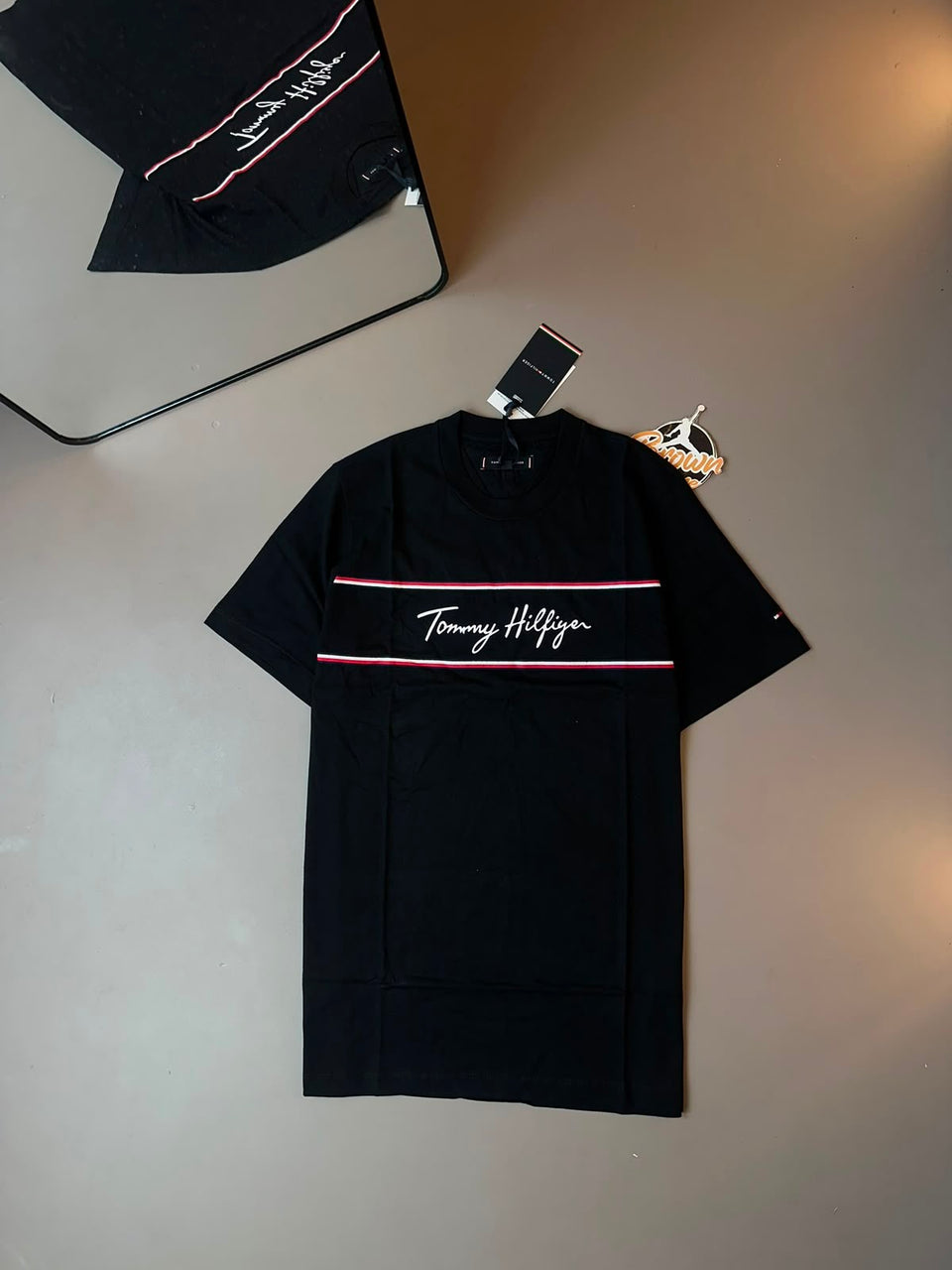 CAMISETA TOMMY HILFIGER FAIXA T - PRETA