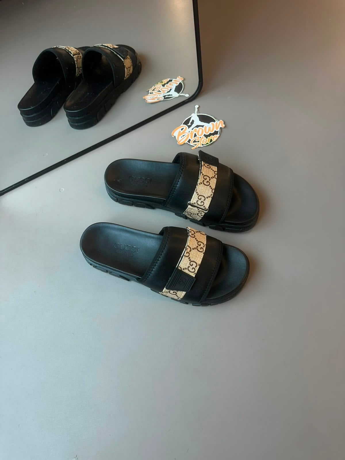 CHINELO GUCCI PLATAFORMA CG