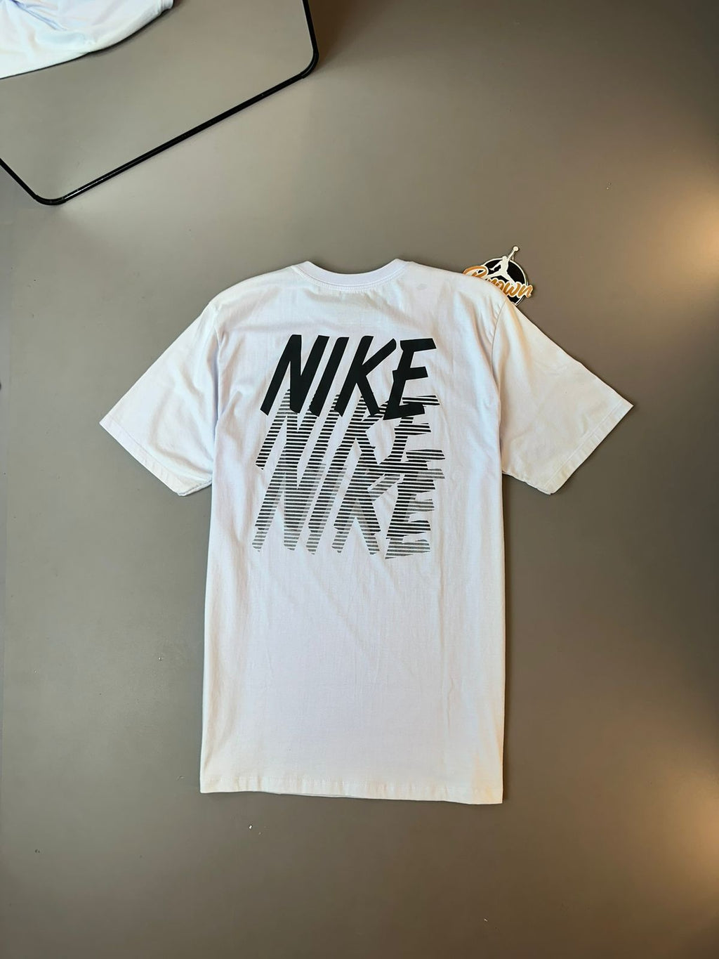 CAMISETA NIKE REPEAT