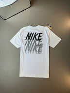 CAMISETA NIKE REPEAT