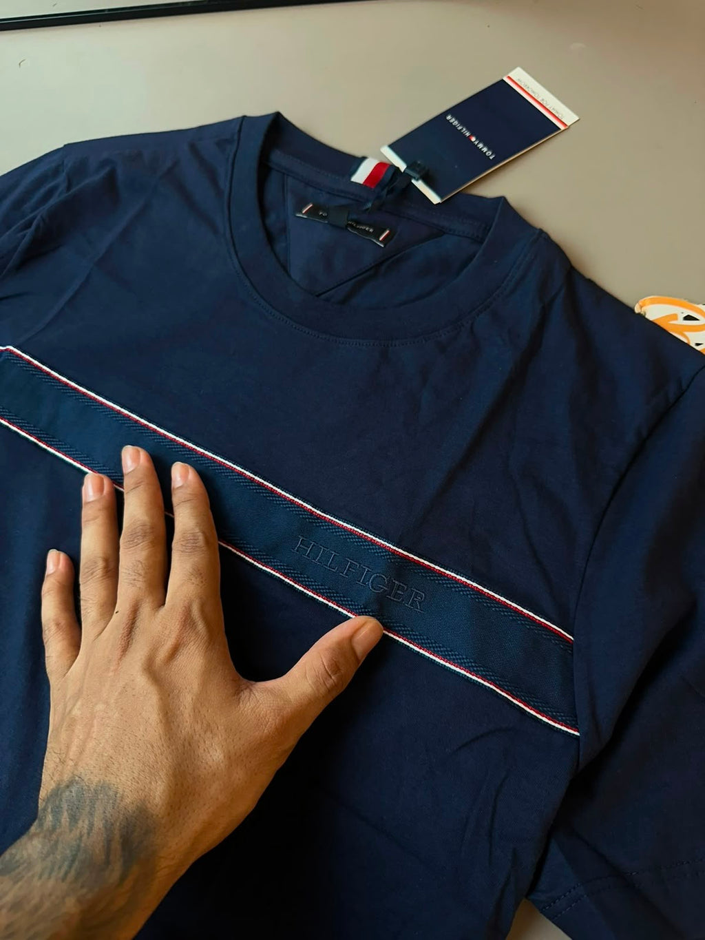 CAMISETA TOMMY HILFIGER -  HILF AZUL