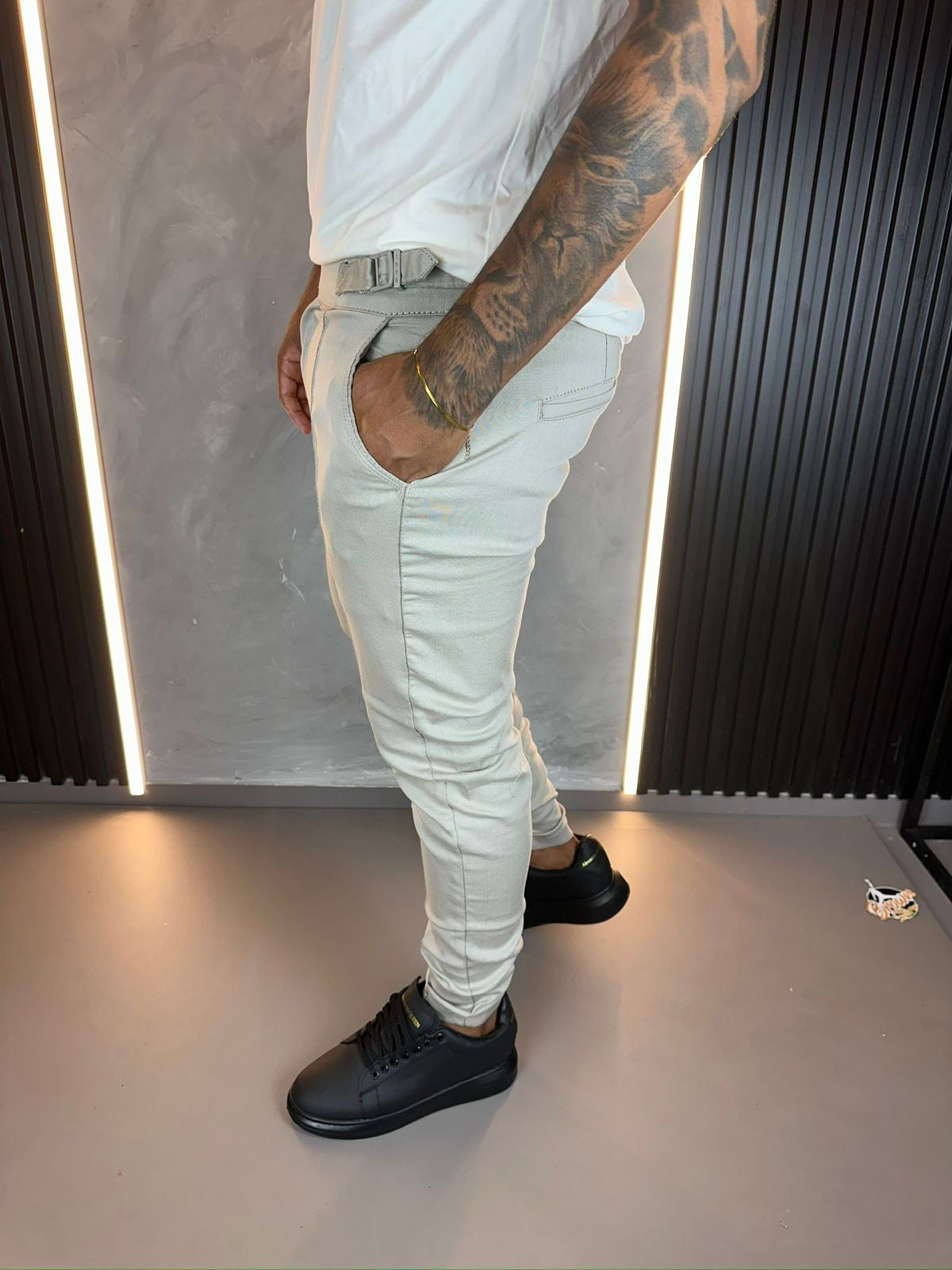 CALÇA ALFAIATARIA COM REGULAGEM CINTURA