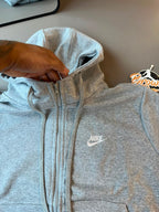 JAQUETA NIKE CLUB MOLETOM