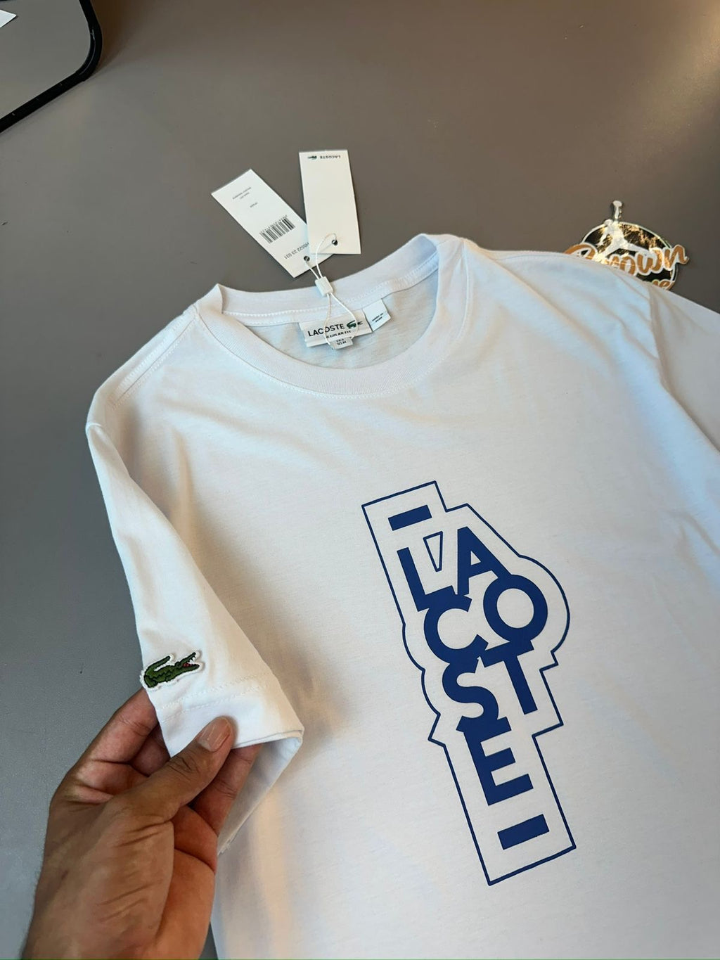 CAMISETA LACOSTE VERTICAL TEE