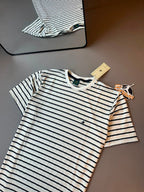 CAMISETA BROOKSFIELD BRANCO LISTRA PRETA