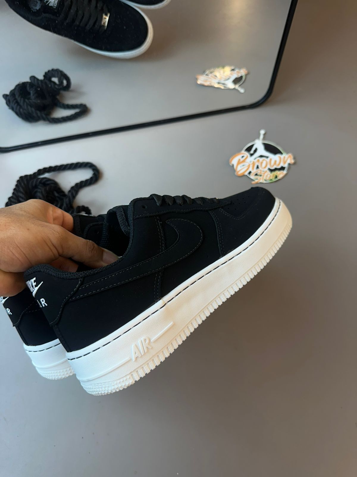 TÊNIS NK AIR FORCE 1 NOBUCK