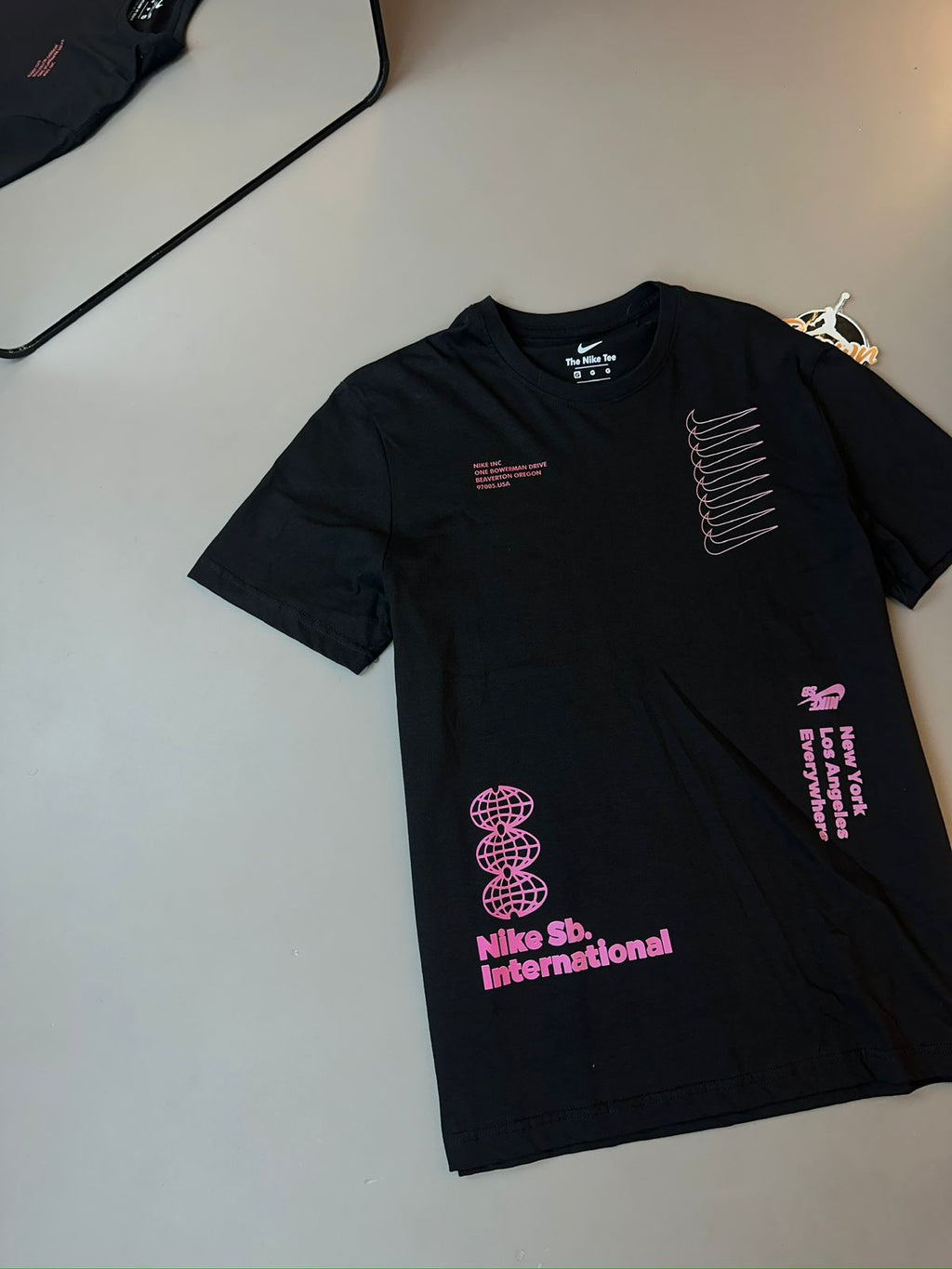 CAMISETA NIKE SB INTERNACIONAL