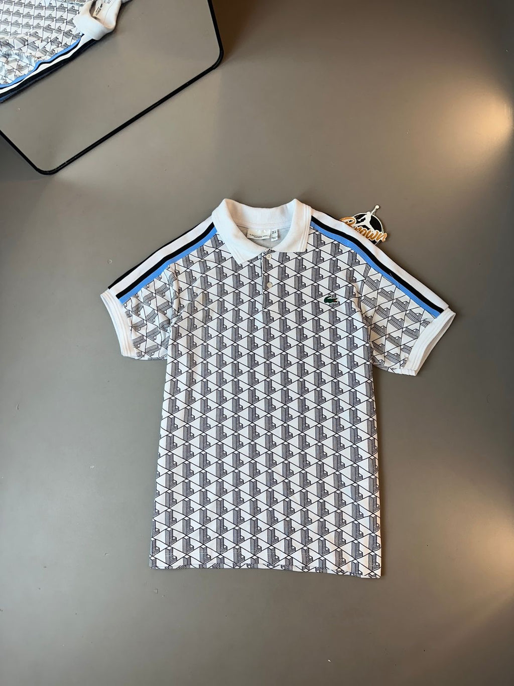 POLO LACOSTE MONOGRAMA
