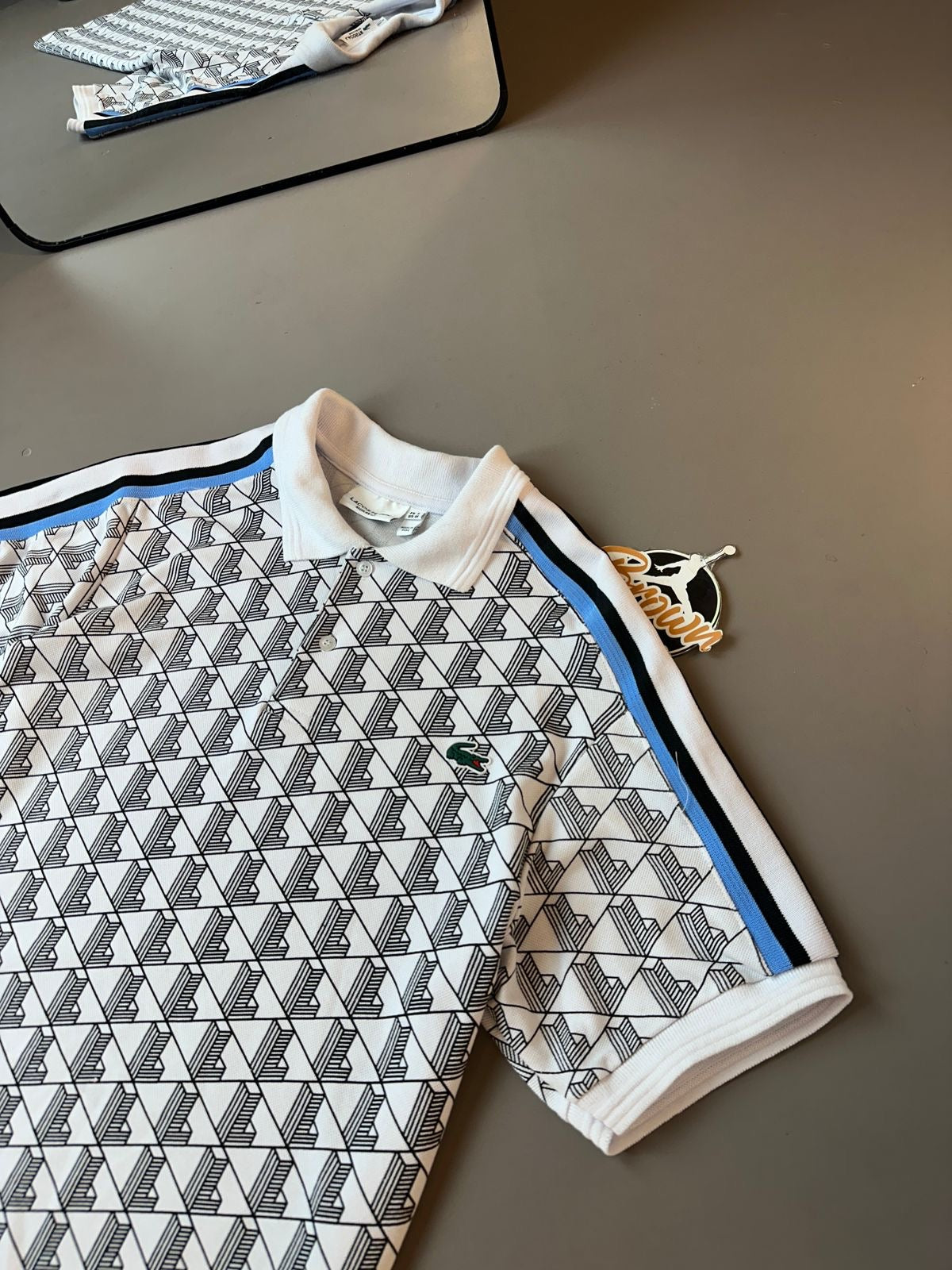 POLO LACOSTE MONOGRAMA