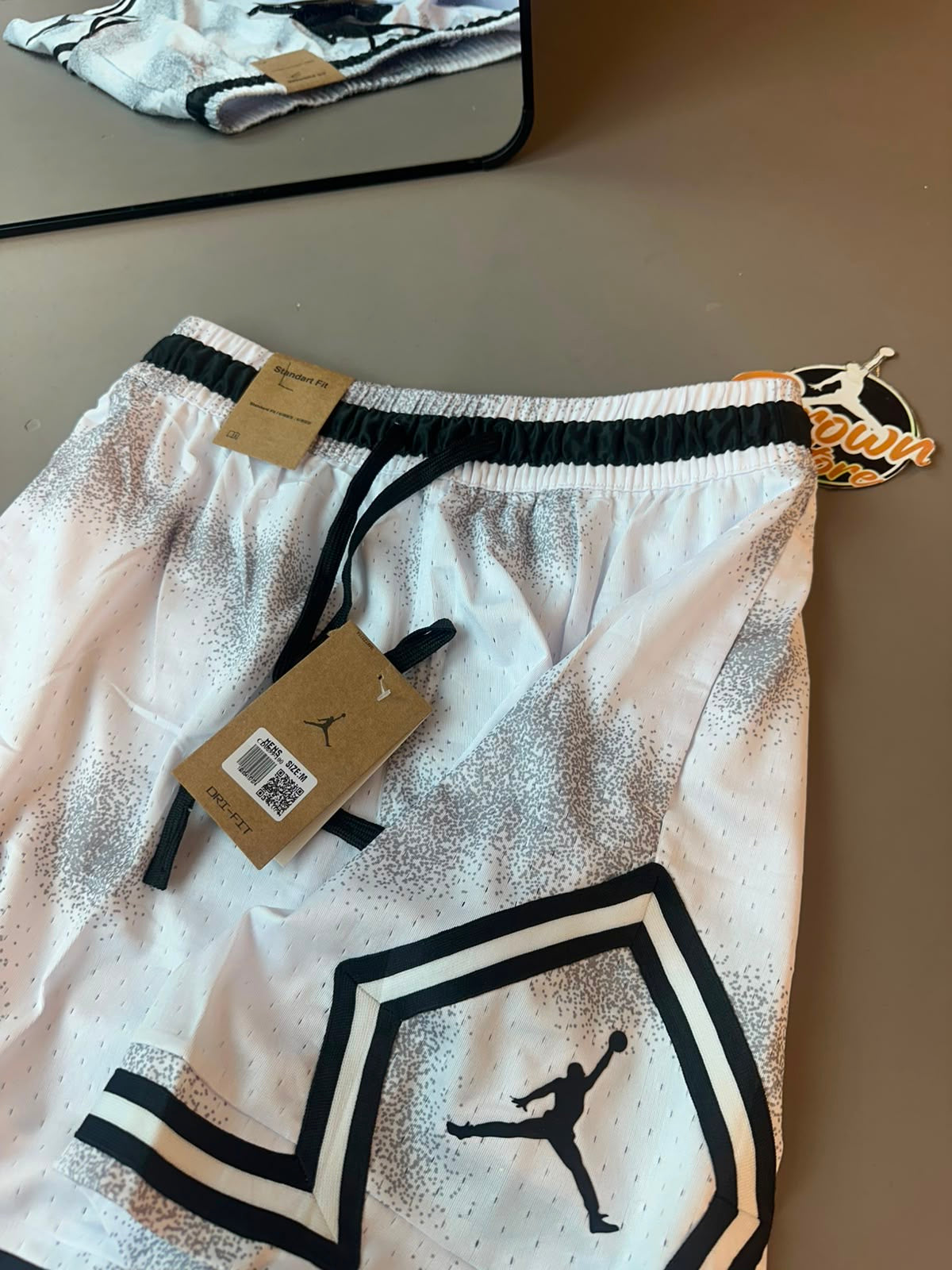 BERMA JORDAN JUMP BRANCO BATIK