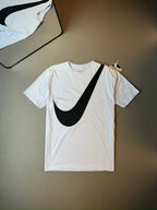 CAMISETA NIKE SPORTSWEAR SWOOSH
