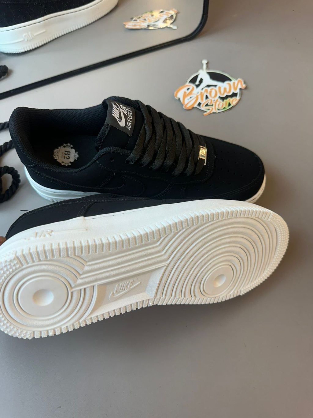 TÊNIS NK AIR FORCE 1 NOBUCK