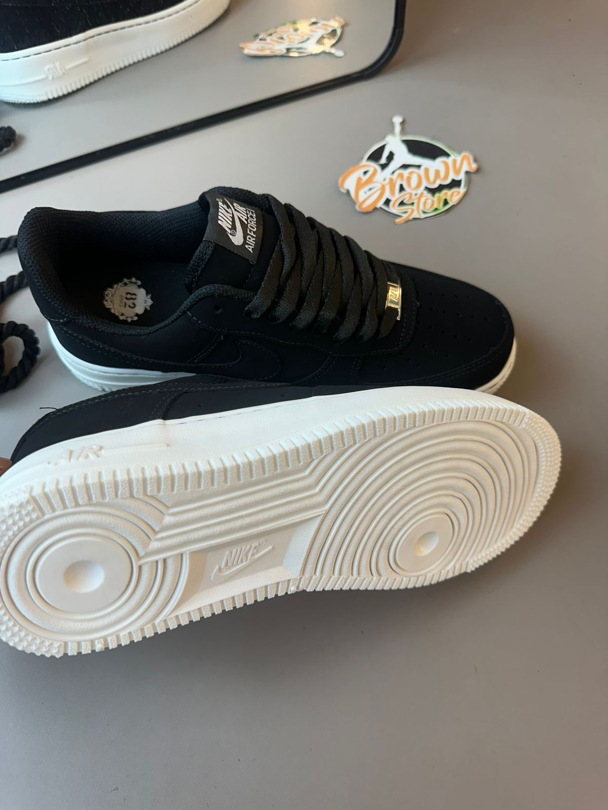 TÊNIS NK AIR FORCE 1 NOBUCK