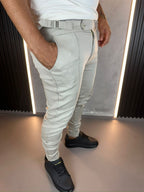 CALÇA ALFAIATARIA COM REGULAGEM CINTURA