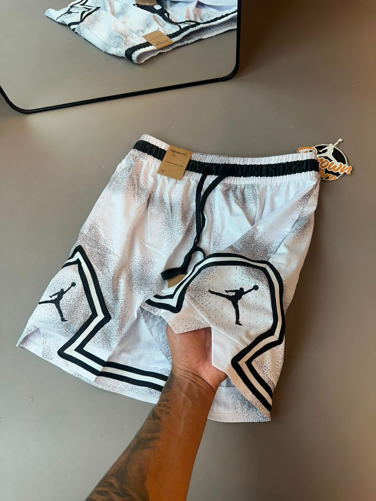 BERMA JORDAN JUMP BRANCO BATIK