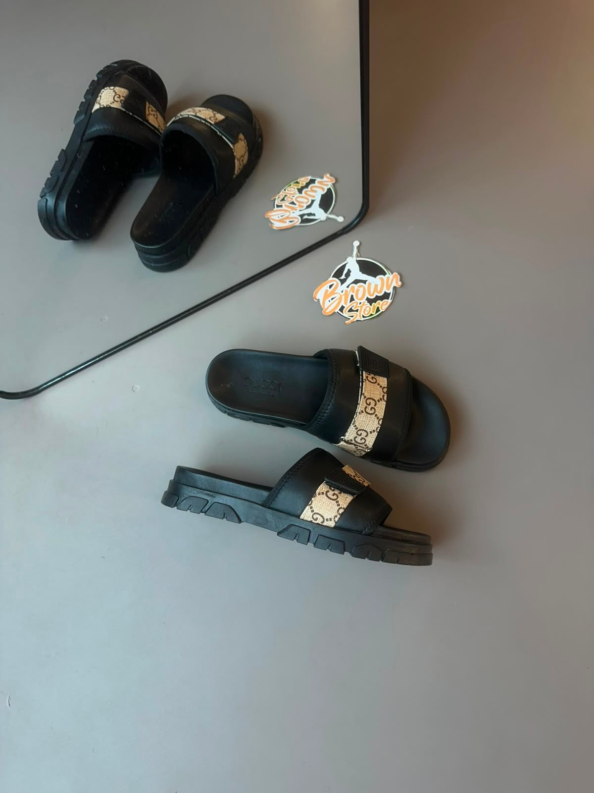 CHINELO GUCCI PLATAFORMA CG