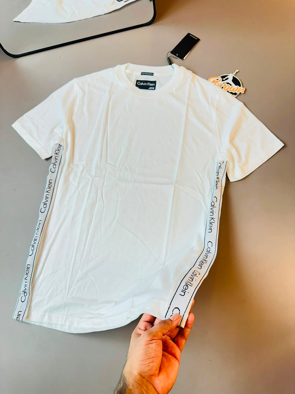 CAMISETA CALVIN KLEIN FAIXA LATERAL