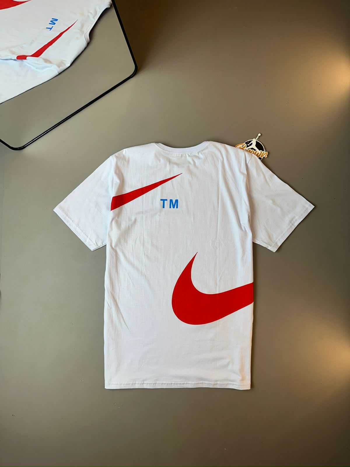 CAMISETA NIKE BIG SWOOSH TM