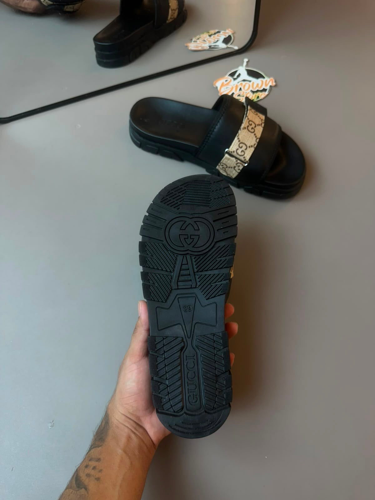 CHINELO GUCCI PLATAFORMA CG