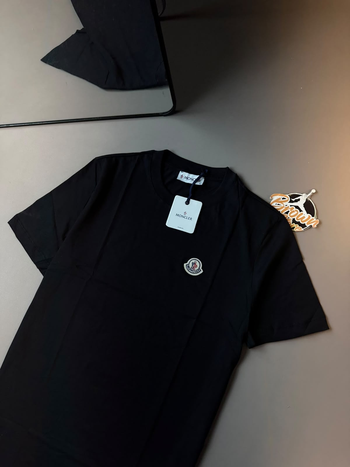 CAMISETA MONCLER BÁSICA - PRETA