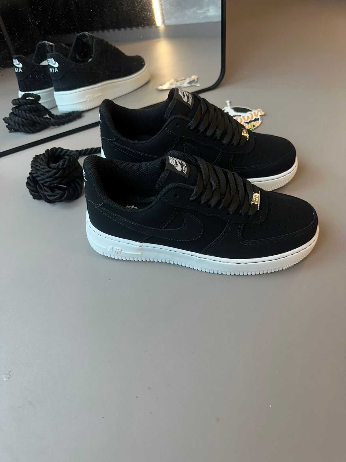 TÊNIS NK AIR FORCE 1 NOBUCK