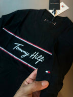 CAMISETA TOMMY HILFIGER FAIXA T - PRETA