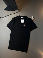 CAMISETA MONCLER BÁSICA - PRETA