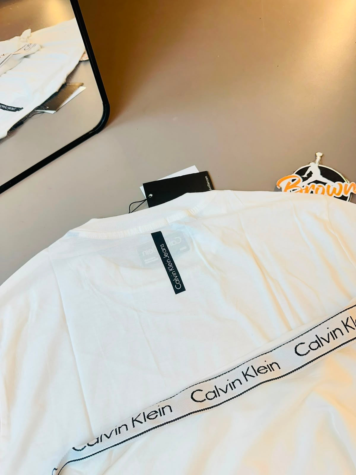 CAMISETA CALVIN KLEIN FAIXA LATERAL