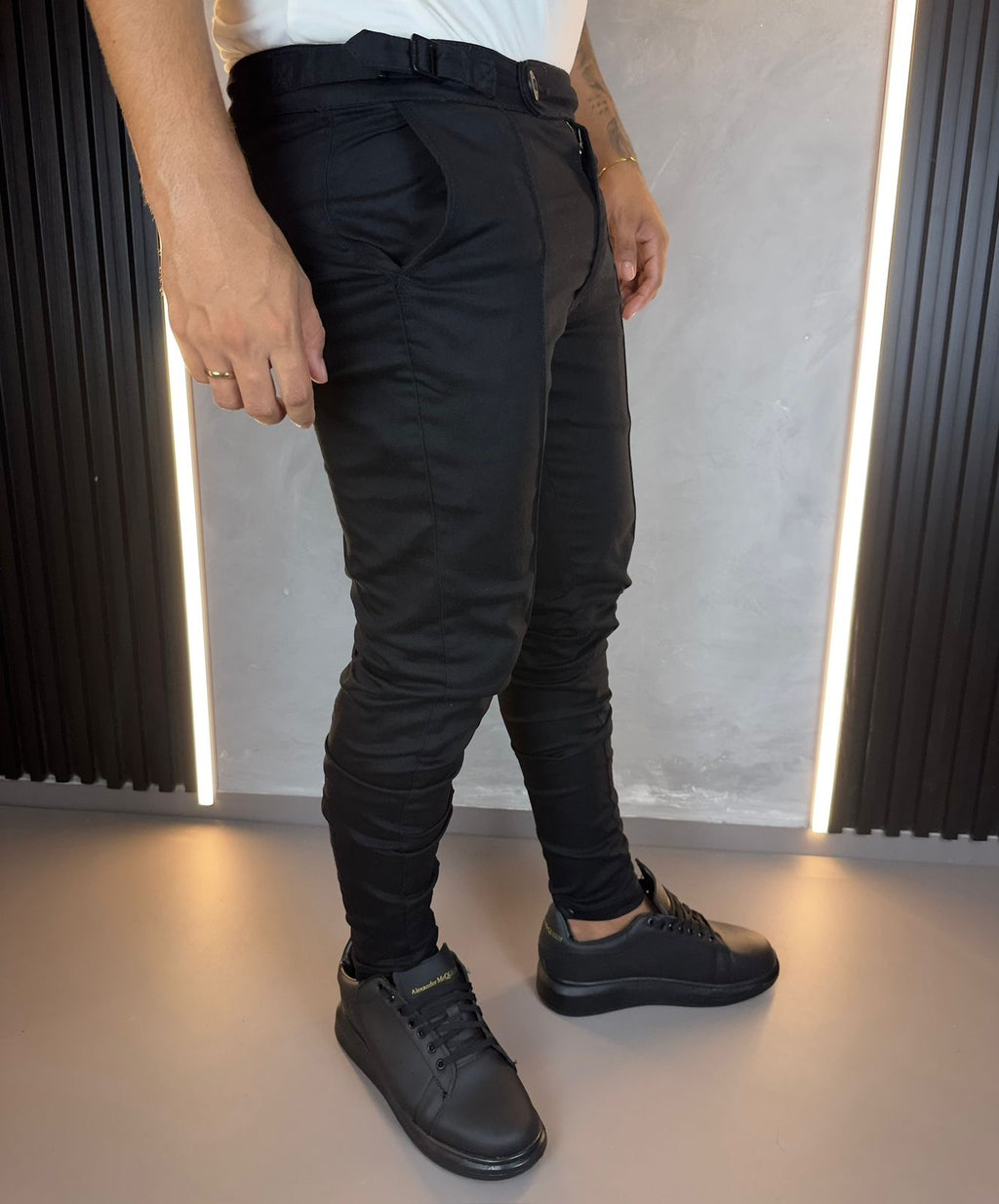 CALÇA ALFAIATARIA COM REGULAGEM NA CINTURA