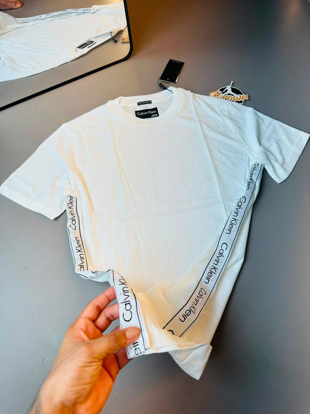 CAMISETA CALVIN KLEIN FAIXA LATERAL
