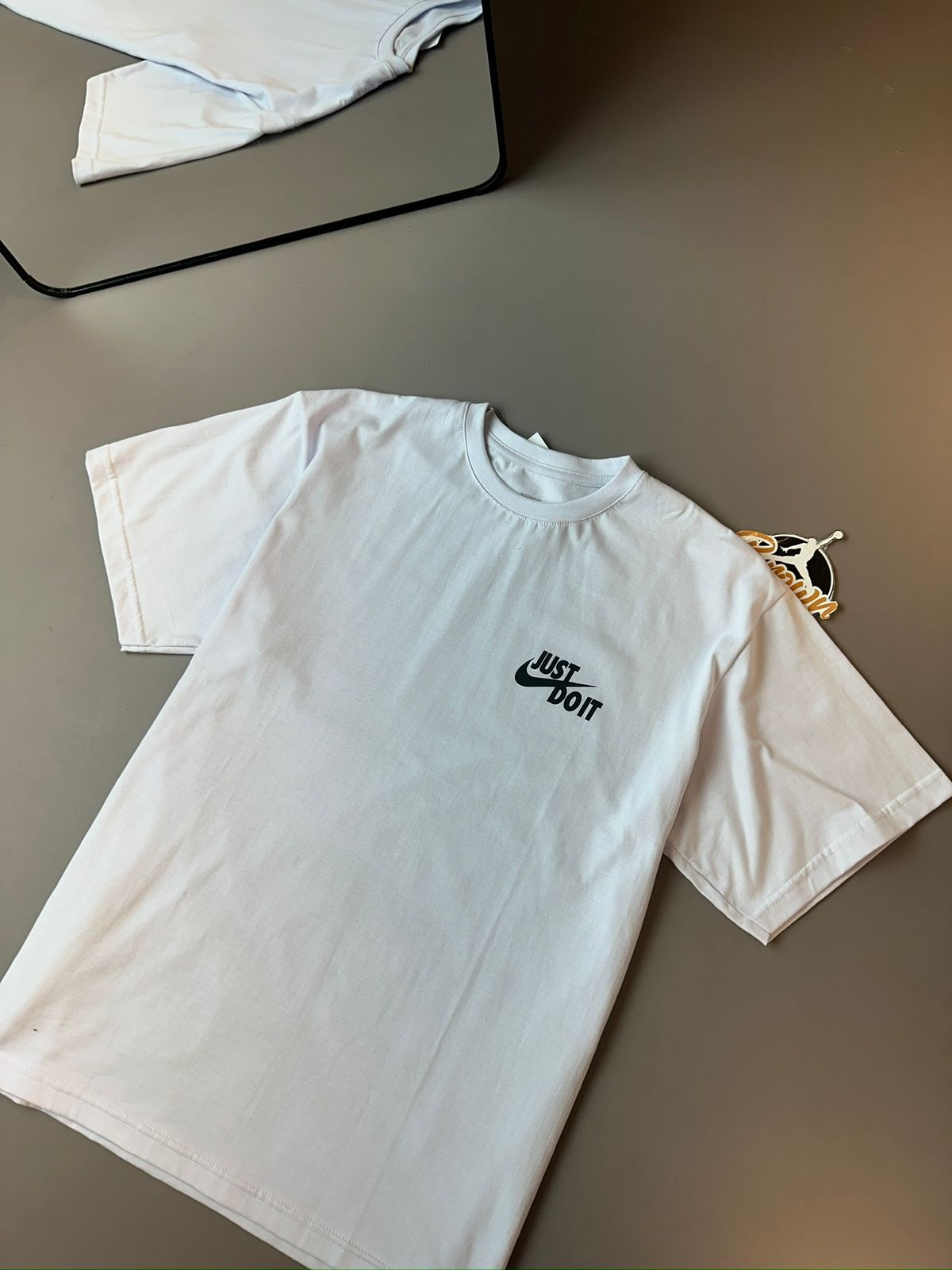 CAMISETA NIKE SPORTSWEAR JUST IT