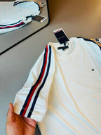 CAMISETA TOMMY FAIXA OMBRO - BRANCA
