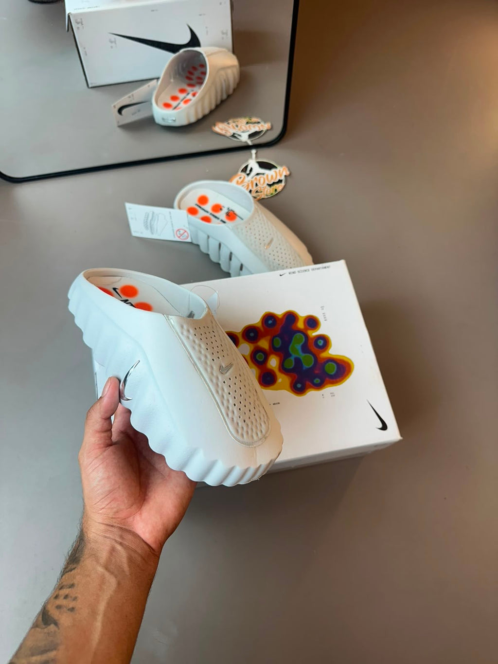CHINELO SLIDE NIKE MIND 001 - CINZA