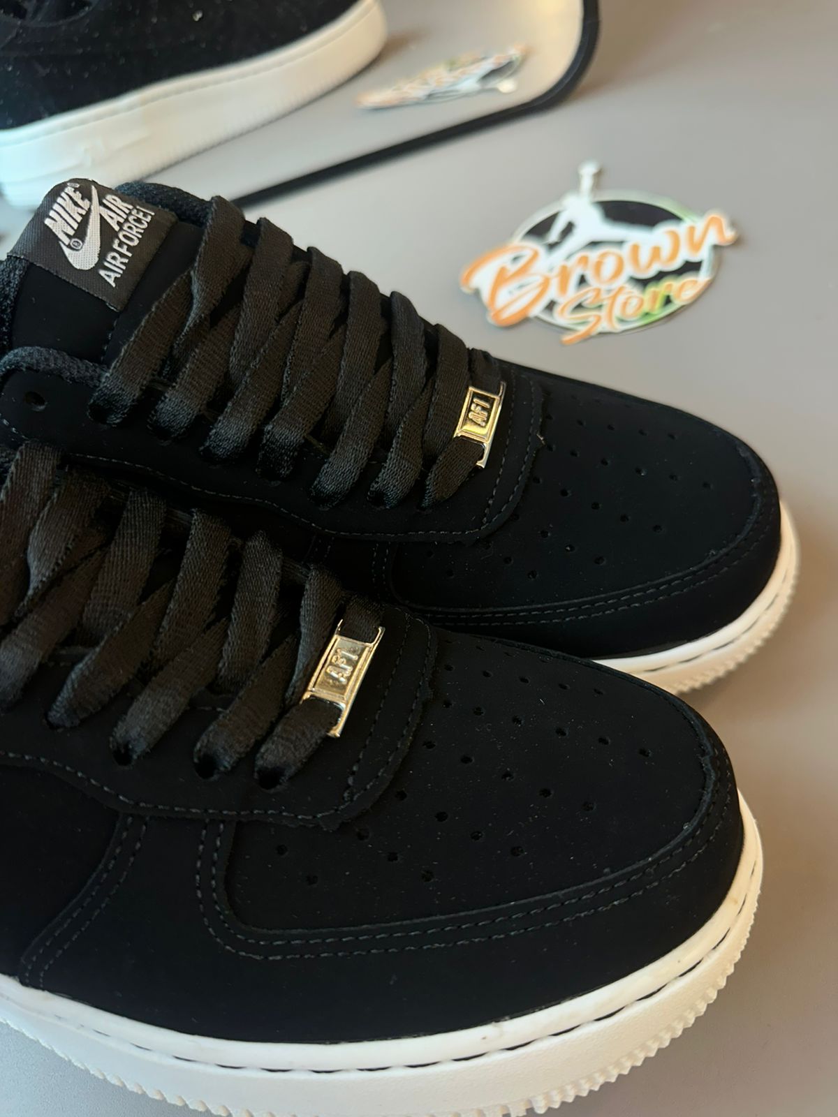 TÊNIS NK AIR FORCE 1 NOBUCK
