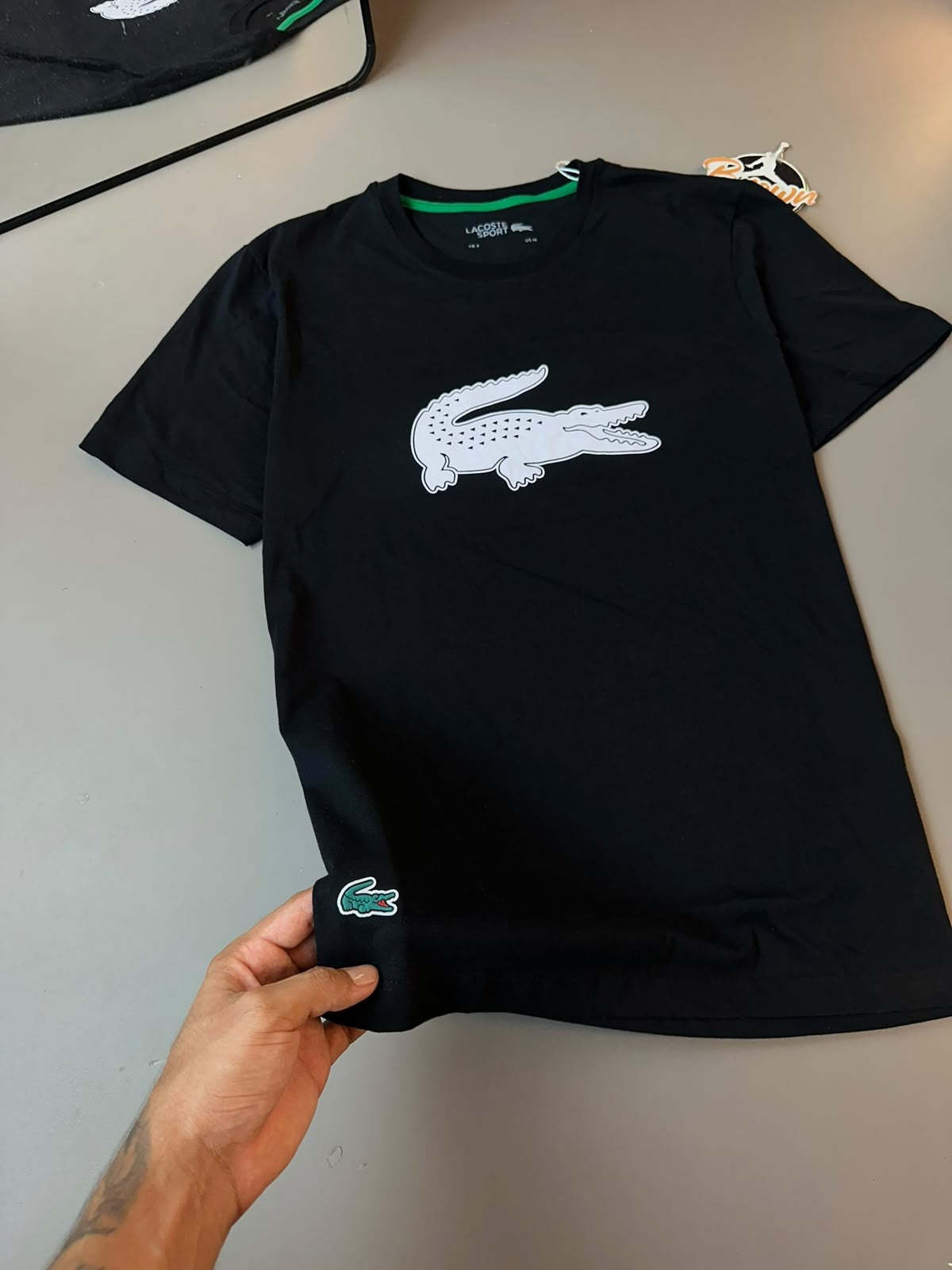 CAMISETA LACOSTE SPORT BIG CROC - PRETA