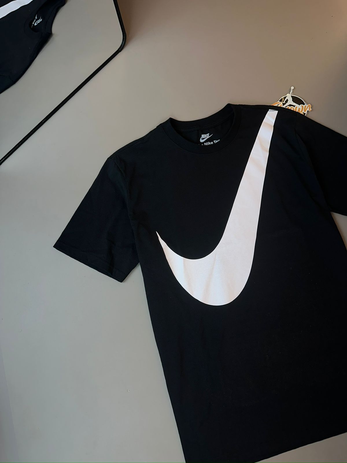 CAMISETA NIKE SPORTSWEAR SWOOSH