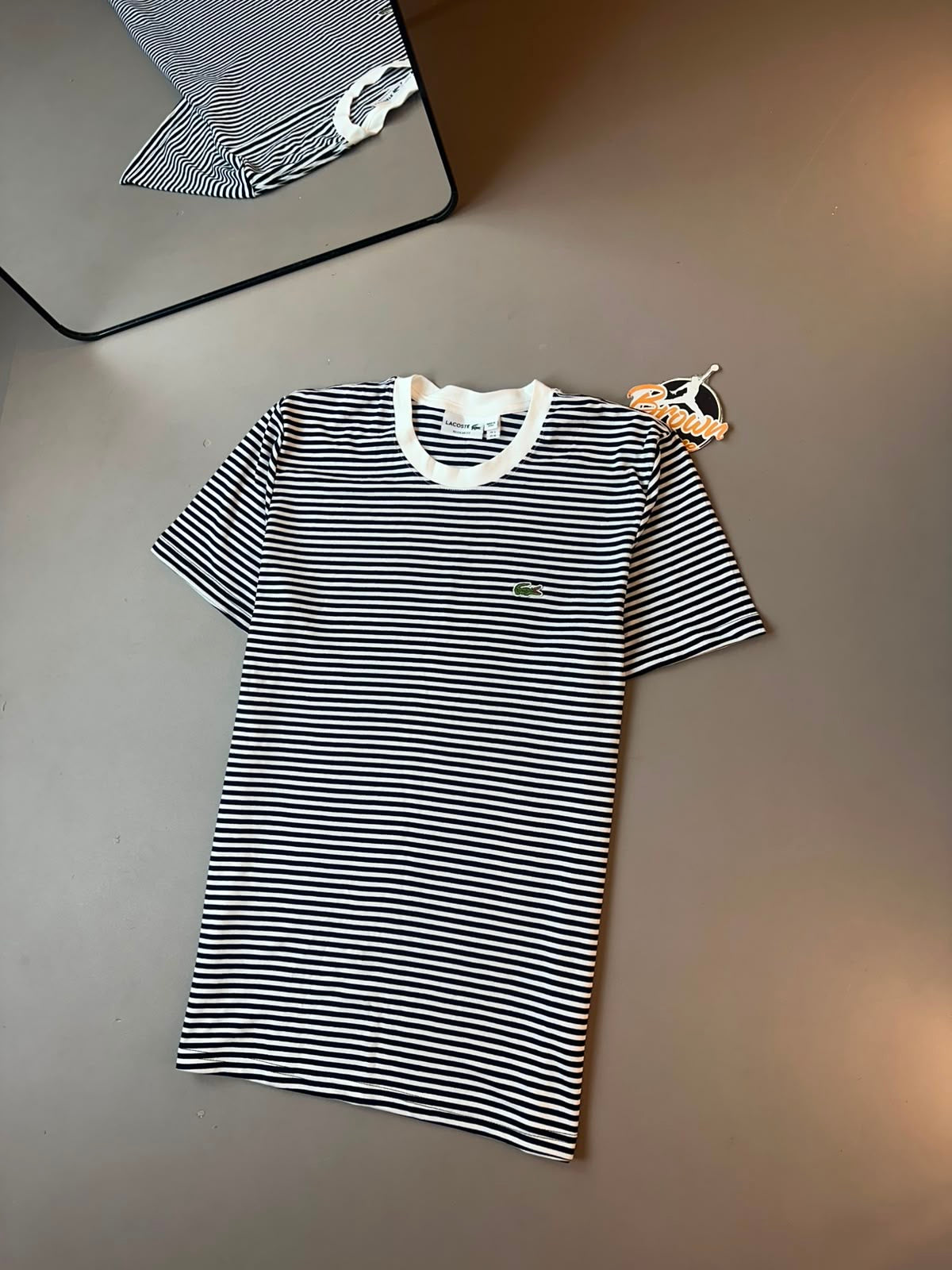 CAMISETA LACOSTE LISTRADA PRETA
