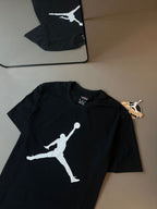 CAMISETA JORDAN JUMPMAN - PRETA
