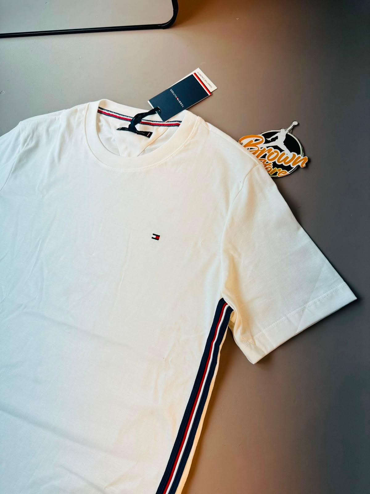 CAMISETA TOMMY FAIXA LATERAL BRANCA