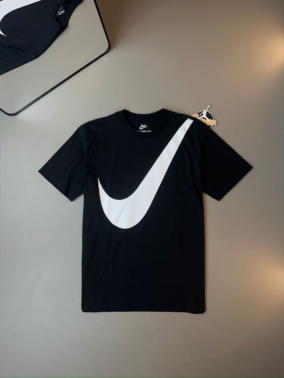 CAMISETA NIKE SPORTSWEAR SWOOSH